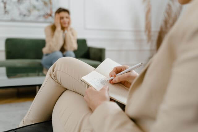 Signs Your Loved One May Need Inpatient Mental Health Treatment