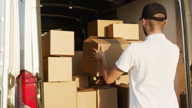 Peak-Season Parcel Demand: An Operations Stress Test For Small Brands