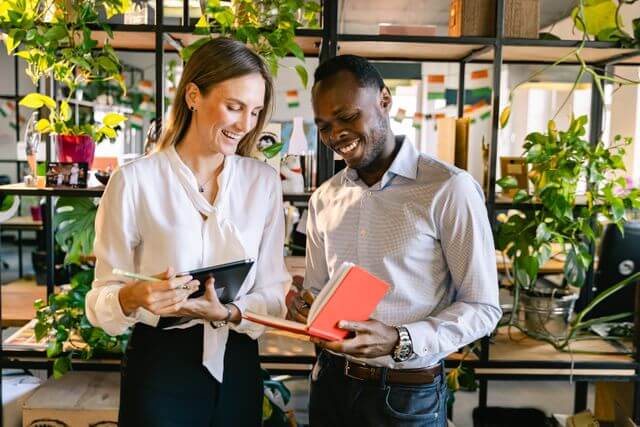 How To Build A Microlearning Strategy That Truly Sticks With Teams